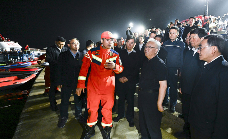 张国清赶赴贵州毕节黔西市指导游船倾覆事故应急救援救治工作时强调 :全力做好应急救援救治各项工作 举一反三落实安全生产责任措施 张国清赶赴贵州毕节黔西市指导游船倾覆事故应急救援救治工作时强调 :全力做好应急救援救治各项工作 举一反三落实安全生产责任措施