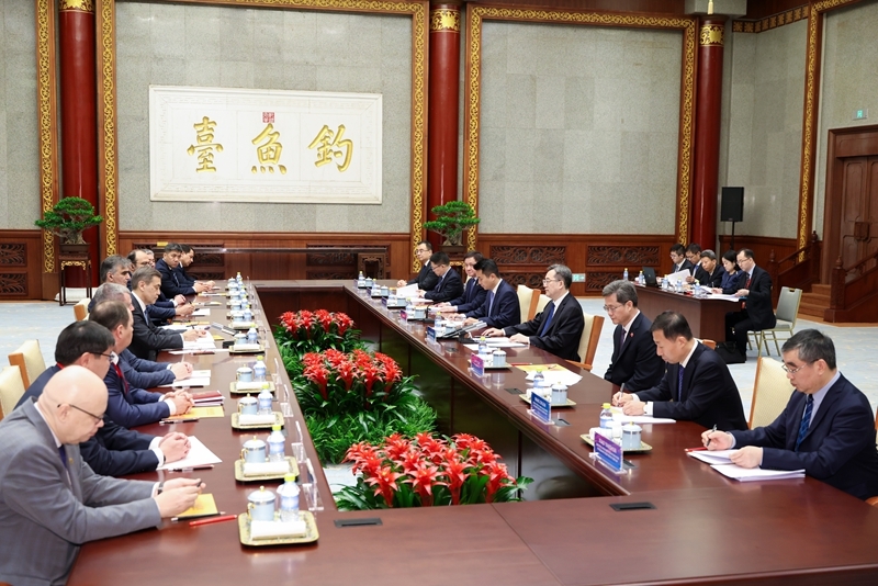 丁薛祥集体会见上海合作组织成员国财长和央行行长会议外方参会代表 丁薛祥集体会见上海合作组织成员国财长和央行行长会议外方参会代表