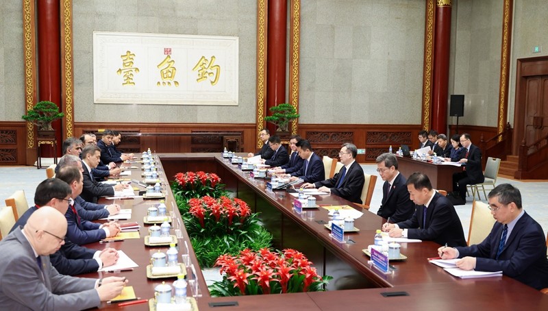 丁薛祥集体会见上海合作组织成员国财长和央行行长会议外方参会代表