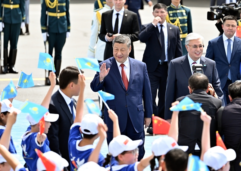 习近平抵达阿斯塔纳出席第二届中国—中亚峰会 习近平抵达阿斯塔纳出席第二届中国—中亚峰会