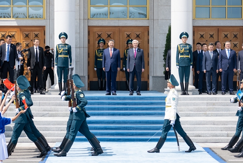 习近平抵达阿斯塔纳出席第二届中国—中亚峰会 习近平抵达阿斯塔纳出席第二届中国—中亚峰会