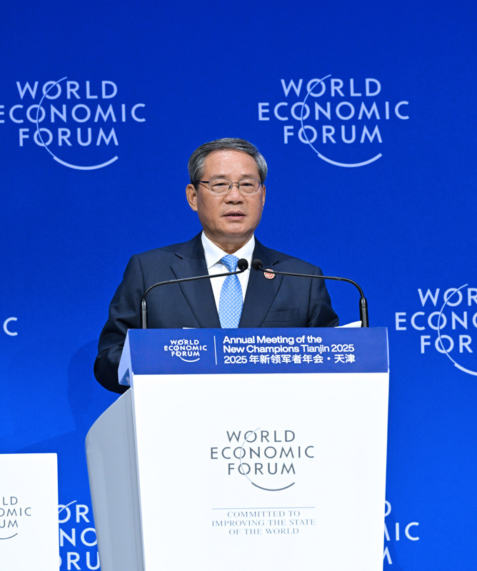 李强出席2025年夏季达沃斯论坛开幕式并致辞 李强出席2025年夏季达沃斯论坛开幕式并致辞