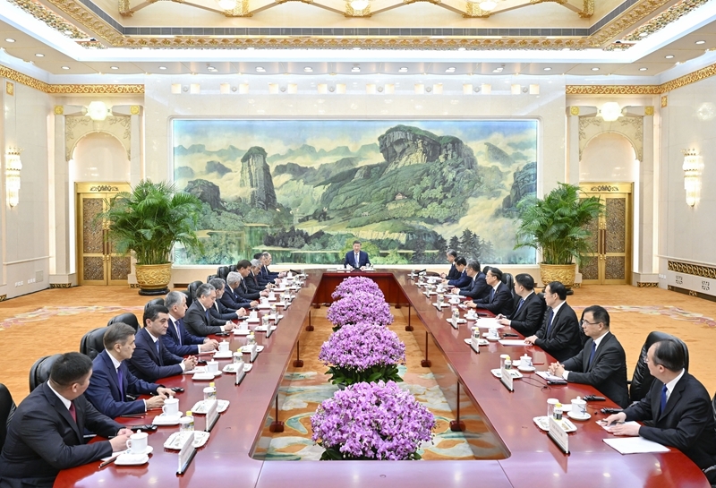 习近平集体会见上海合作组织成员国外长理事会会议外方代表团团长 习近平集体会见上海合作组织成员国外长理事会会议外方代表团团长