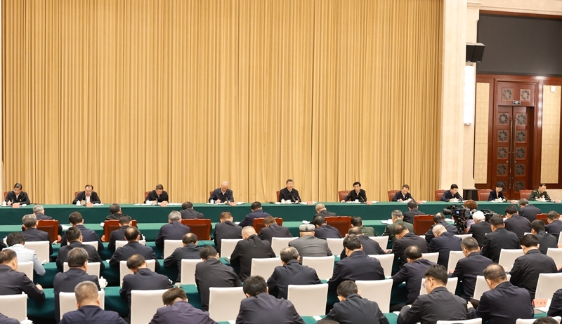 习近平在听取新疆维吾尔自治区党委和政府工作汇报时强调：完整准确全面贯彻新时代党的治疆方略 努力建设团结和谐、繁荣富裕、文明进步、安居乐业、生态良好的社会主义现代化新疆