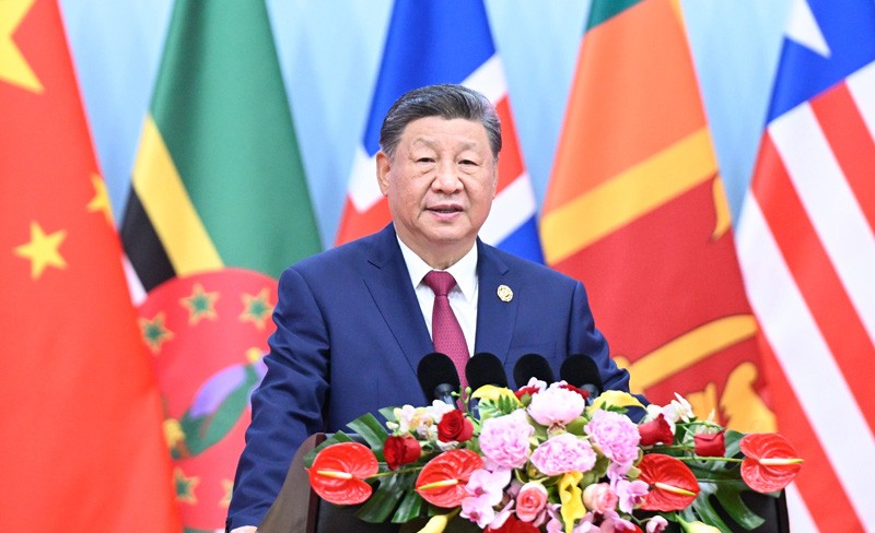 习近平出席全球妇女峰会开幕式并发表主旨讲话