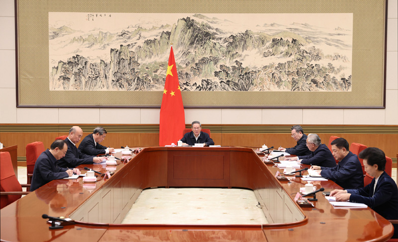 李强主持召开国务院党组会议 学习贯彻习近平总书记在党的二十届四中全会上重要讲话和全会精神 丁薛祥出席
