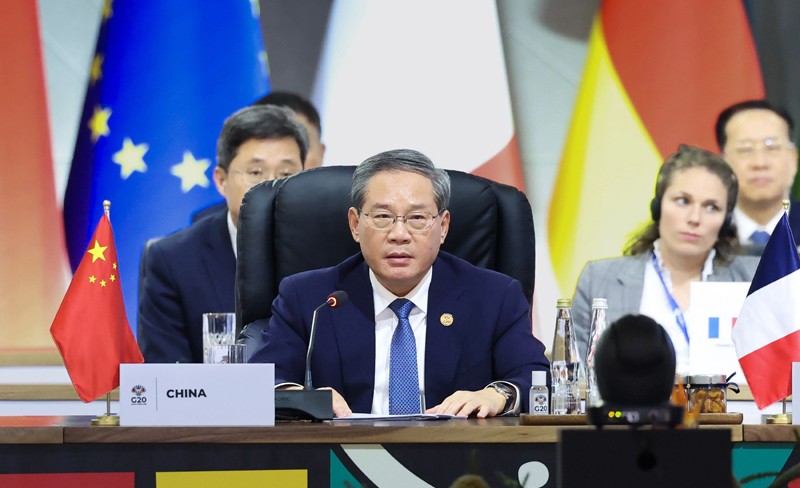 李强出席二十国集团领导人第二十次峰会第二及第三阶段会议