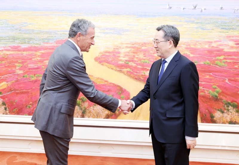 丁薛祥会见美国华特迪士尼公司首席执行官艾格