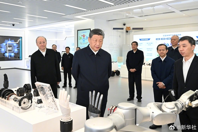 习近平：建设社会主义现代化强国，关键在科技自立自强