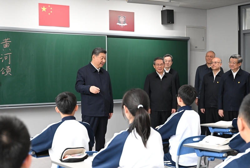 习近平：牢牢把握雄安新区功能定位 努力建设新时代创新高地和推动高质量发展样板