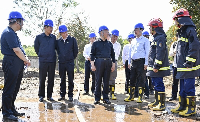 张国清赶赴湖南长沙浏阳市烟花厂爆炸事故现场指导应急救援处置工作时强调：抓紧搜救失联人员 全力做好伤员救治 强力推进重点行业领域风险隐患排查整治