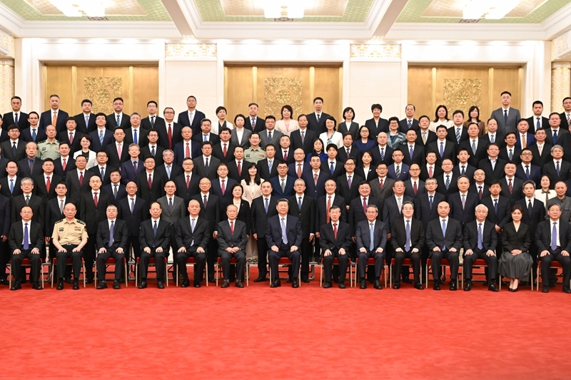 习近平出席国家科学技术奖励大会两院院士大会中国科协第十一次全国代表大会并发表重要讲话